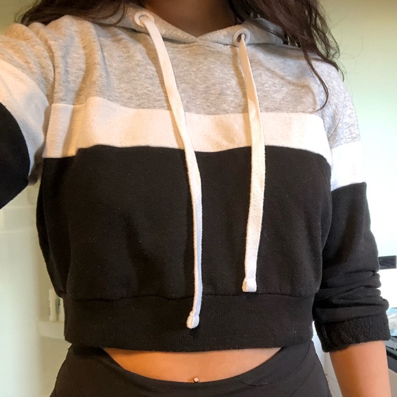 Cropped Tri-Colour Hoodie - Picture 3 of 3